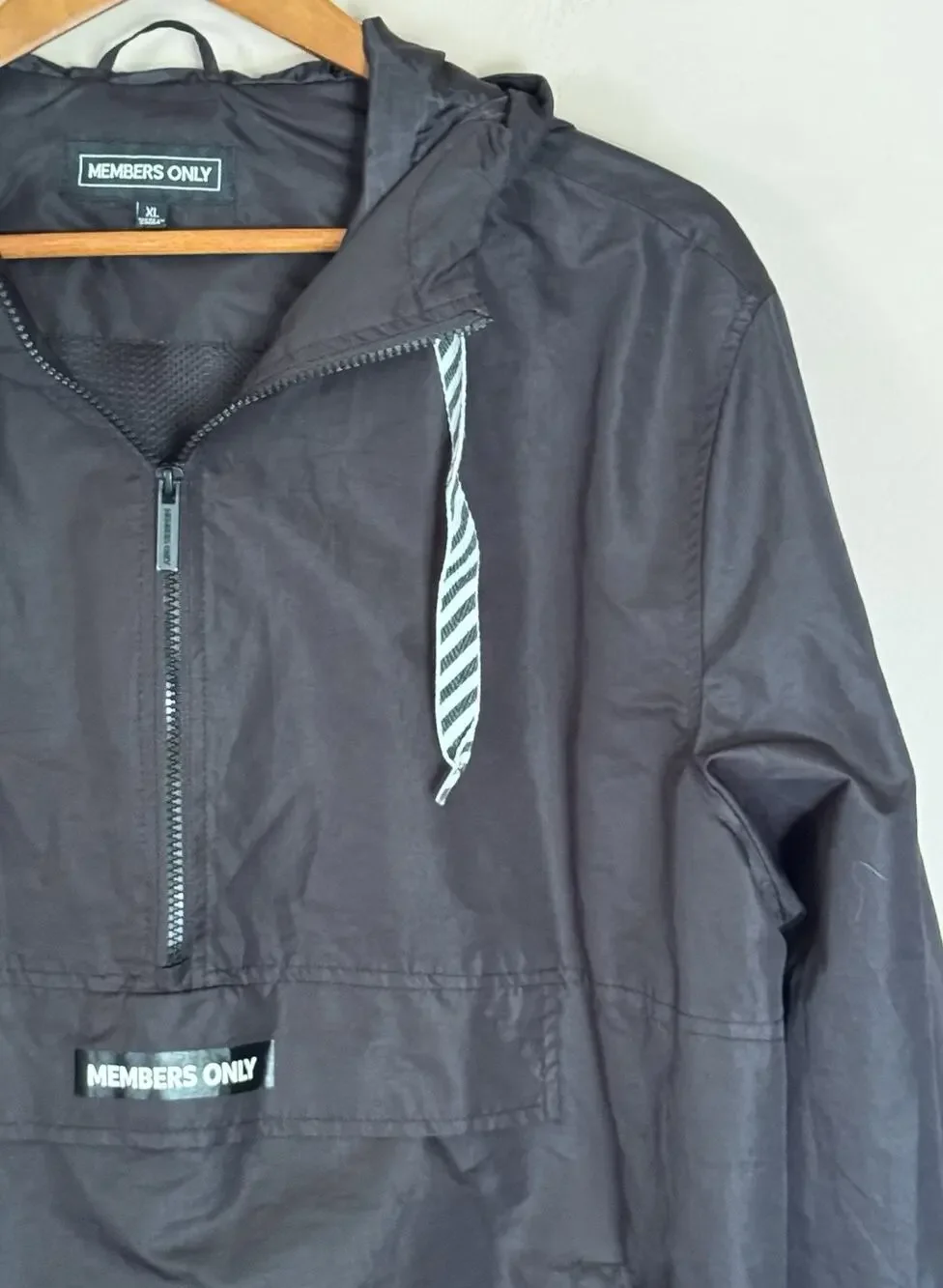 Members Only Black Anorak Windbreaker Jacket with Hood Logo Spellout XL